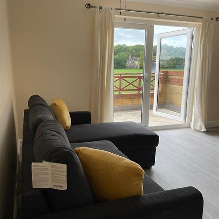 Lewisham Contractors' Haven: Spacious 3-Bedroom with Parking & Wi-Fi London Exterior photo
