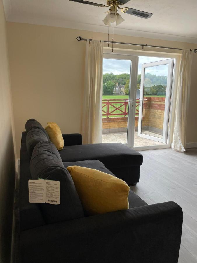Lewisham Contractors' Haven: Spacious 3-Bedroom with Parking & Wi-Fi London Exterior photo