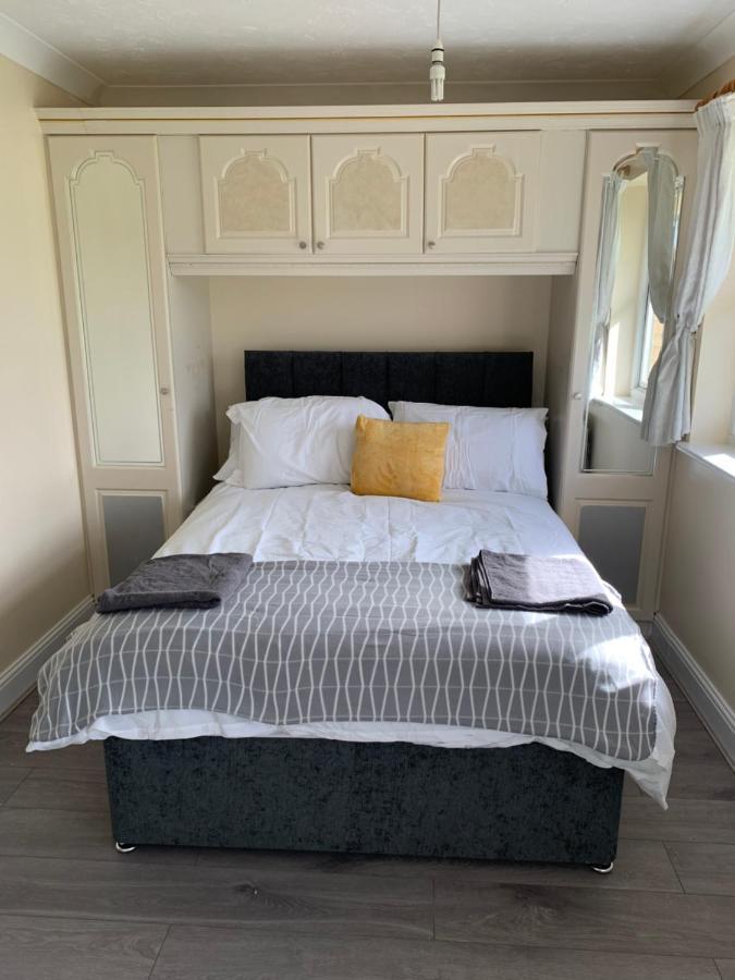 Lewisham Contractors' Haven: Spacious 3-Bedroom with Parking & Wi-Fi London Exterior photo